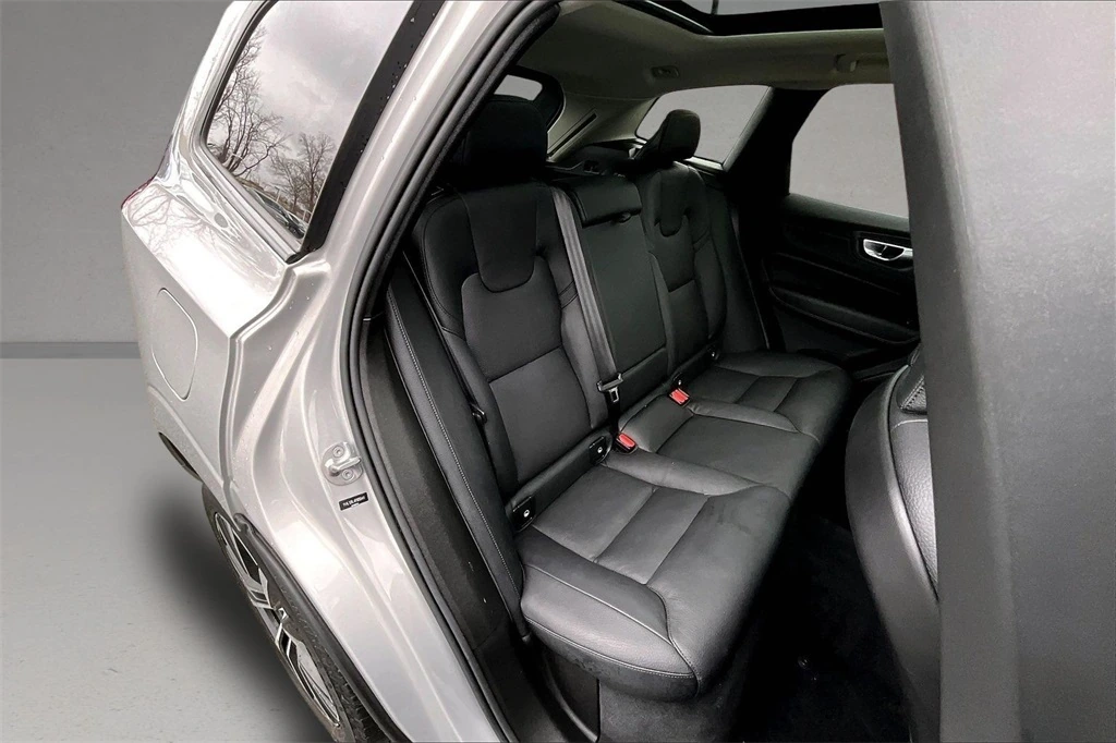 2024 Volvo - image 25