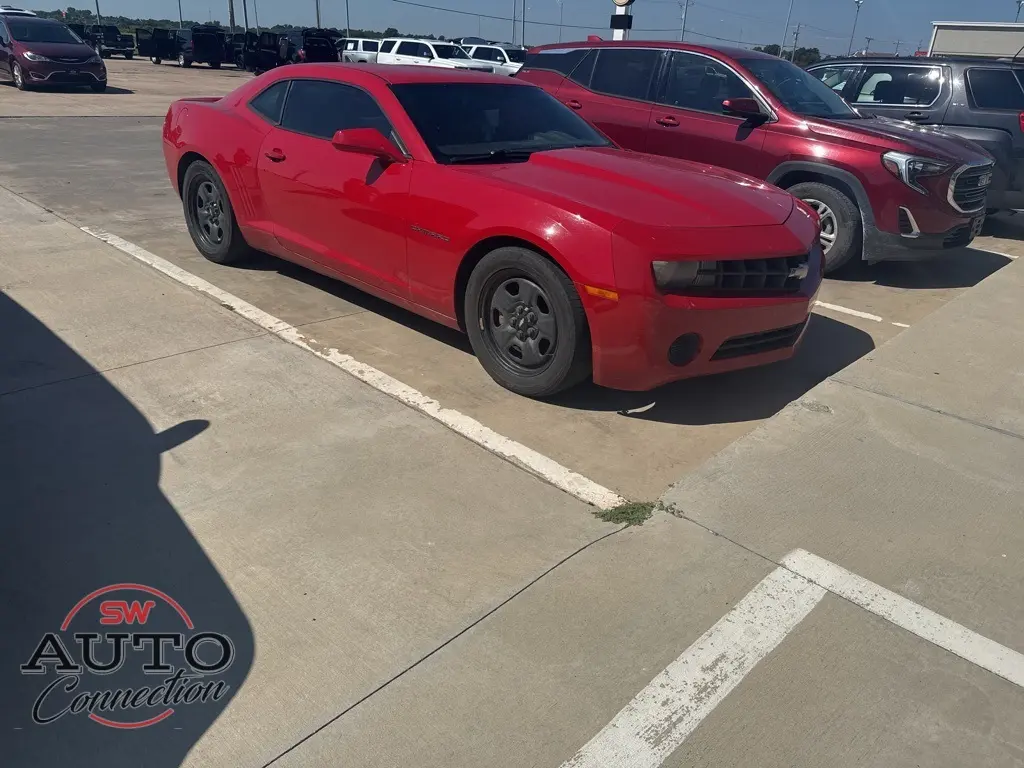 2013 Chevrolet Camaro photo 2