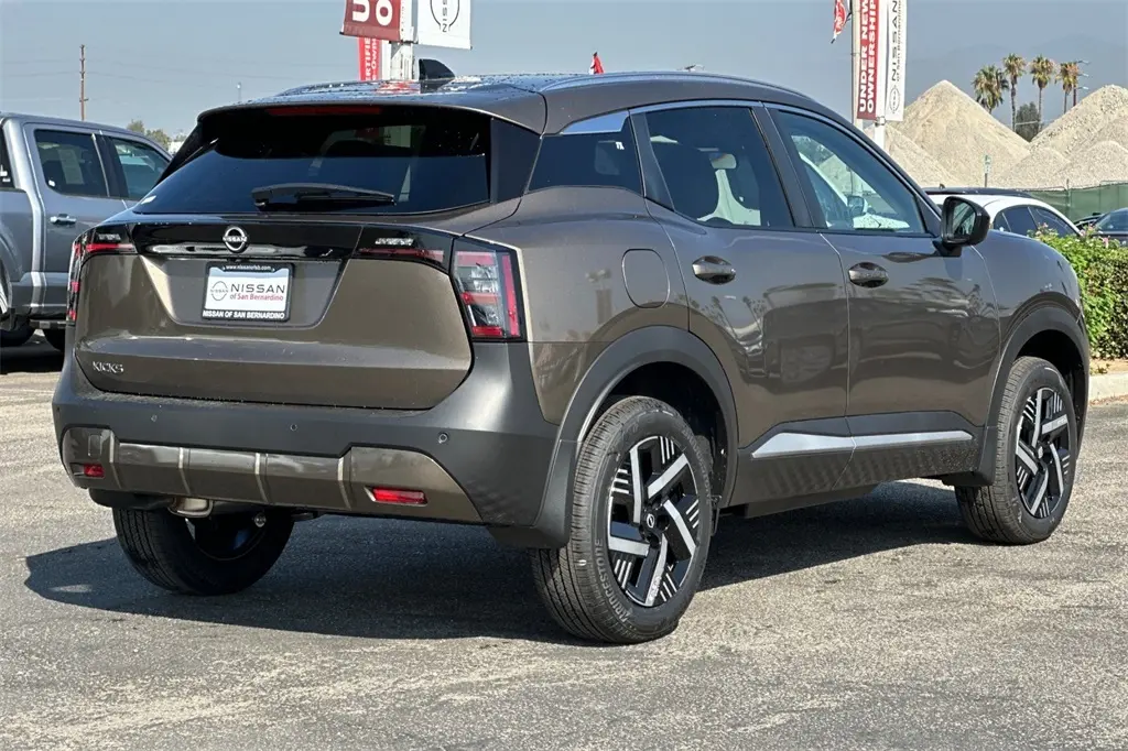 2026 Nissan Kicks SV photo 3