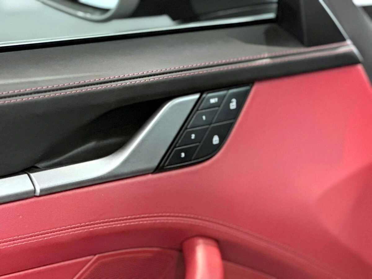 2024 Porsche 911 - Photo 10