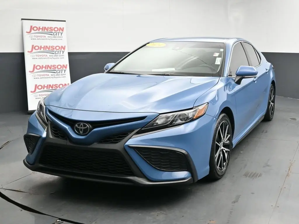 2024 Toyota Camry SE photo 4