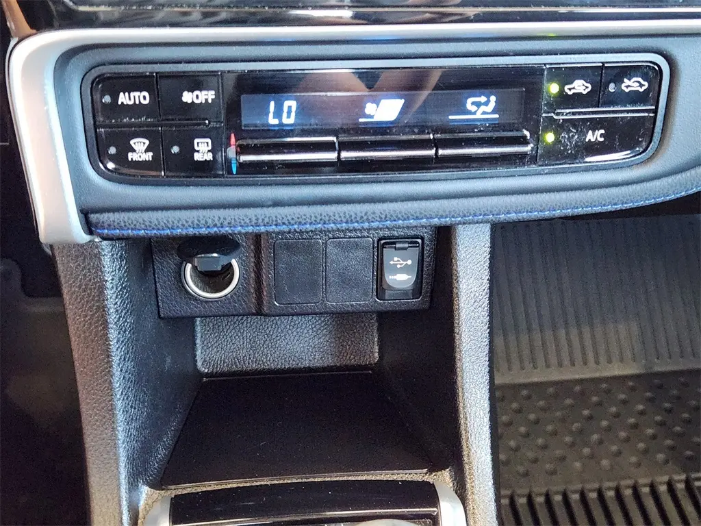 2019 Toyota Corolla L photo 12