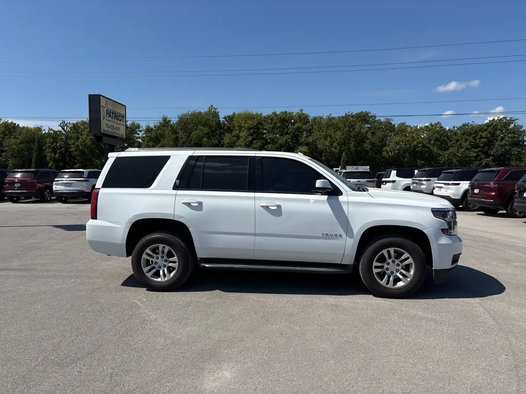 2018 Chevrolet Tahoe LS photo 2