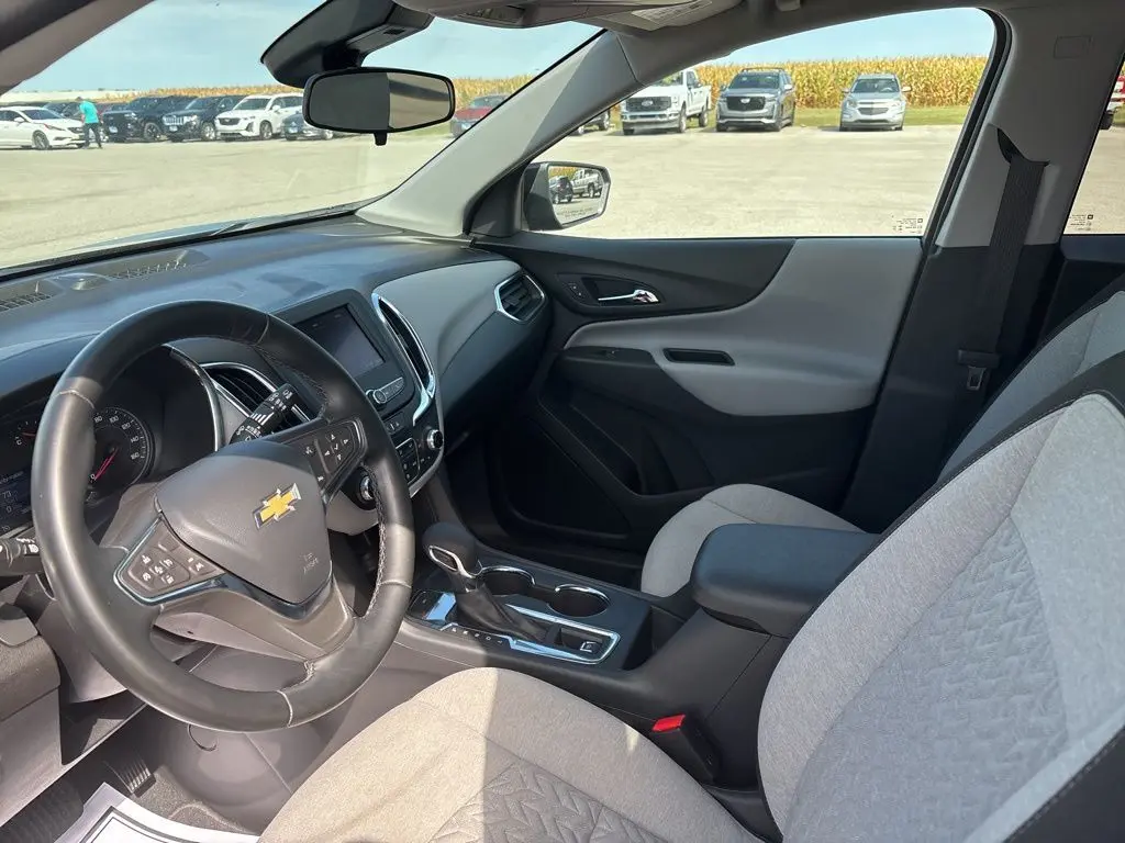 2024 Chevrolet Equinox LT photo 8