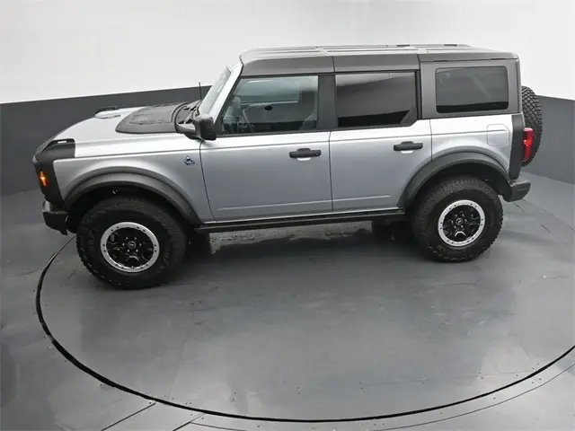 2023 Ford Bronco Black Diamond photo 13