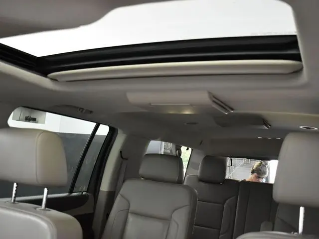 2016 Chevrolet Suburban LTZ photo 24