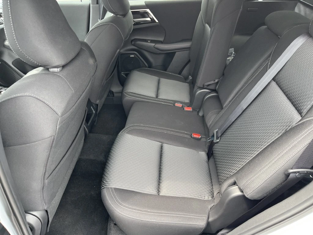 2026 Mitsubishi Outlander ES - Photo 13