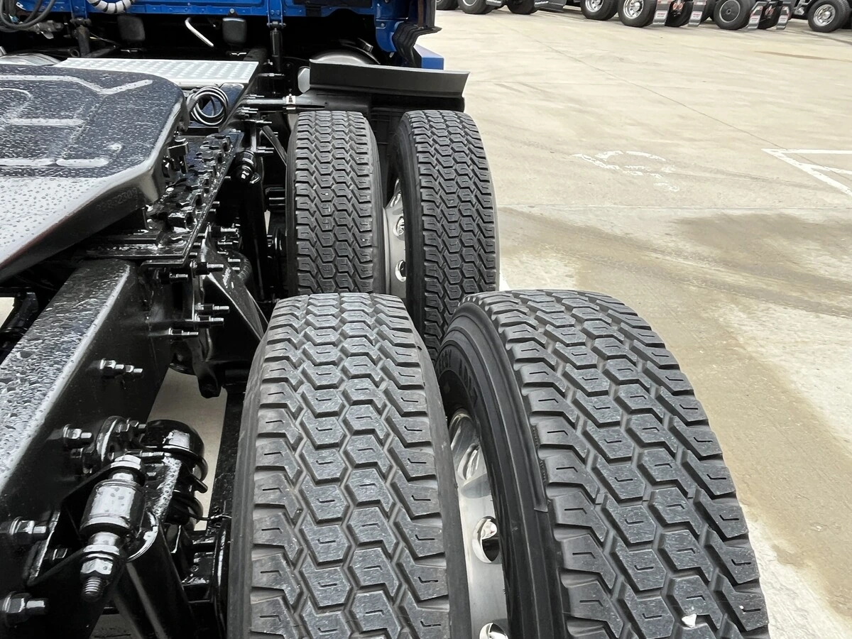 2022 Freightliner Cascadia — photo 7
