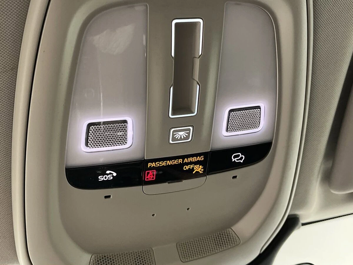2024 Volvo - image 25