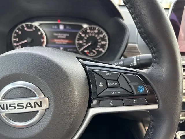 2021 Nissan Altima 2.5 Platinum photo 13