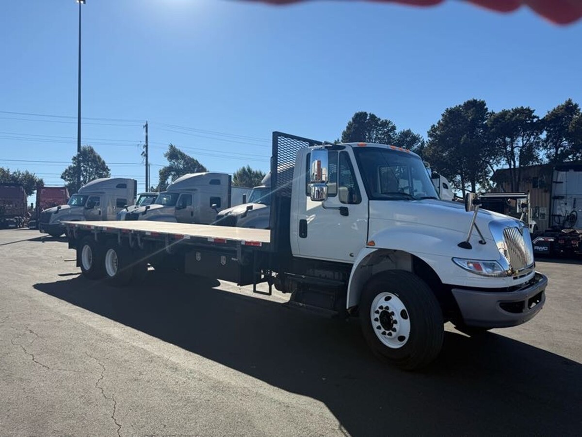 2019 International 4300 in Portland, OR — photo 2