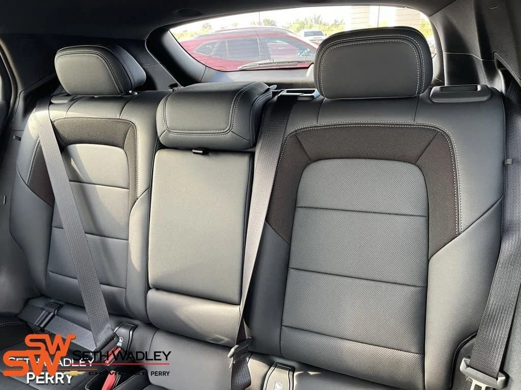 2025 Chevrolet Equinox EV RS - Photo 23