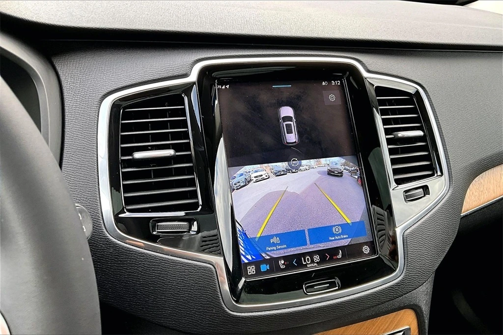 2023 Volvo - image 13