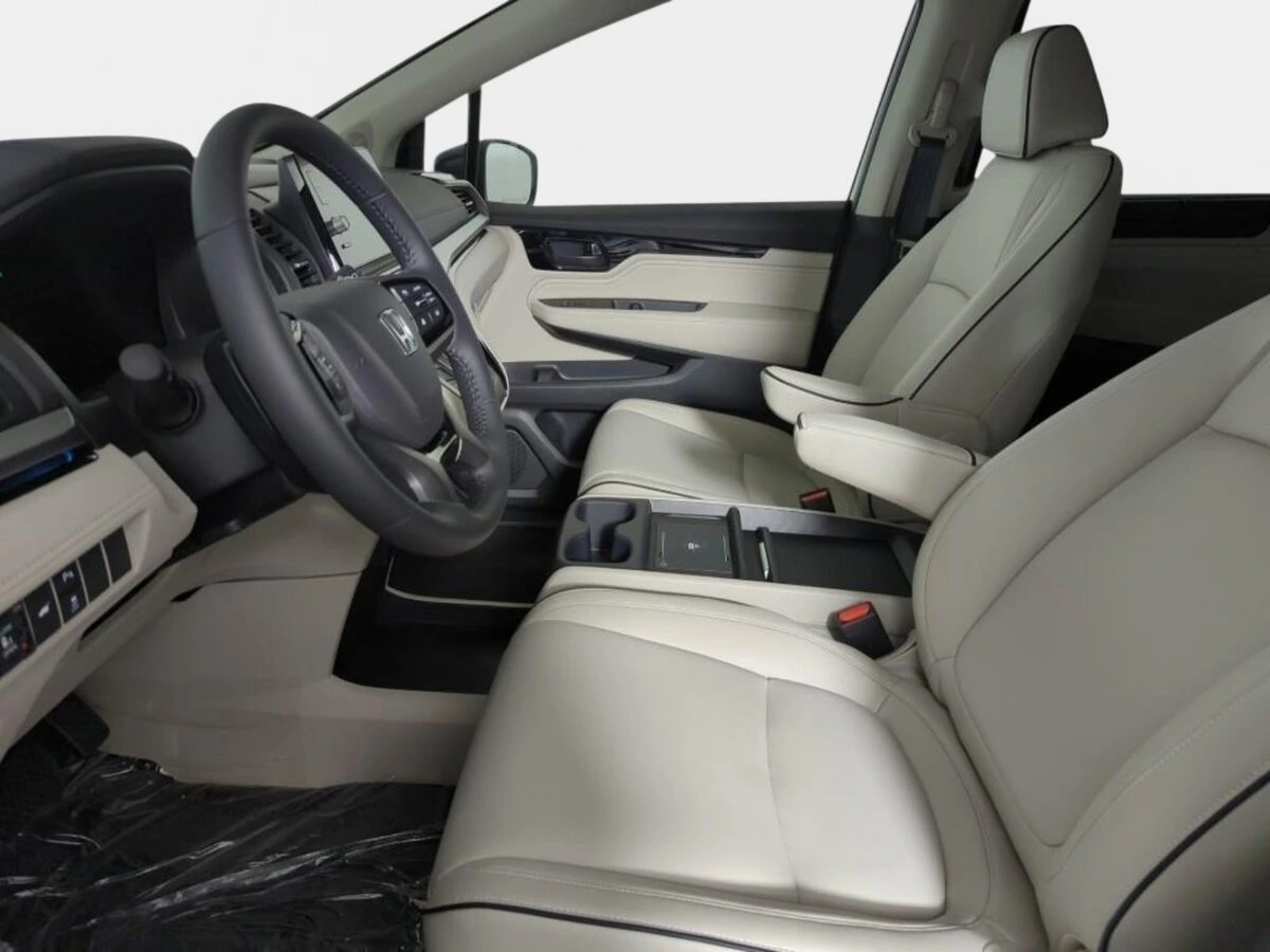 2026 Honda Odyssey Touring - Photo 9