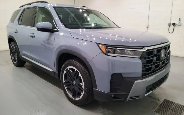 2026 Honda Pilot Touring AWD's photo