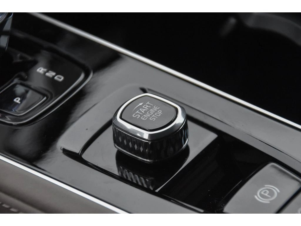 2026 Volvo - image 35