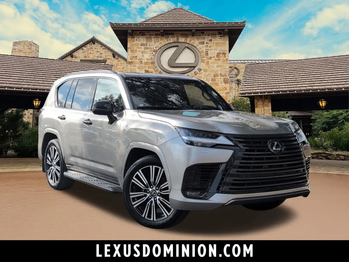 2023 Lexus LX Luxury's photo