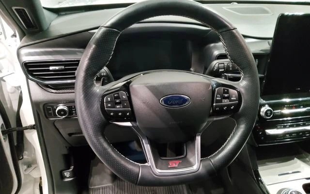 2023 Ford Explorer ST - Photo 19