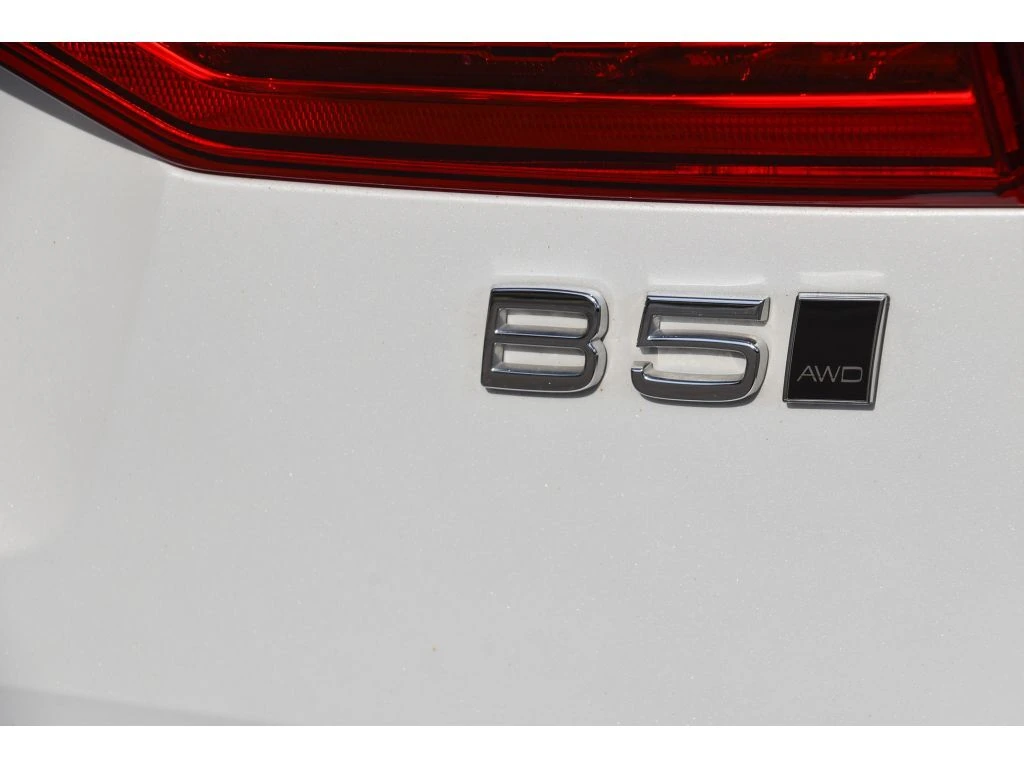 2023 Volvo - image 29