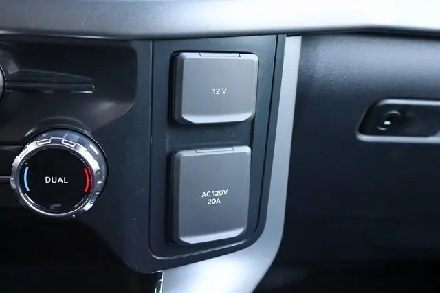 2025 Ford F-150 XLT photo 30
