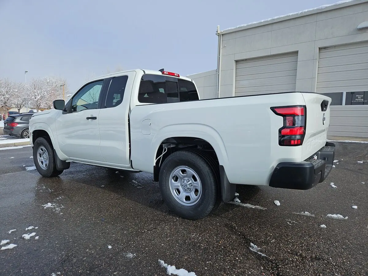 2026 Nissan Frontier King Cab S photo 4