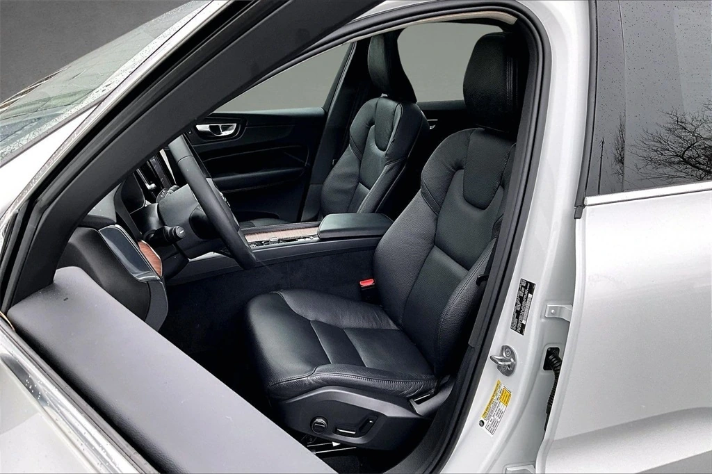 2023 Volvo - image 20