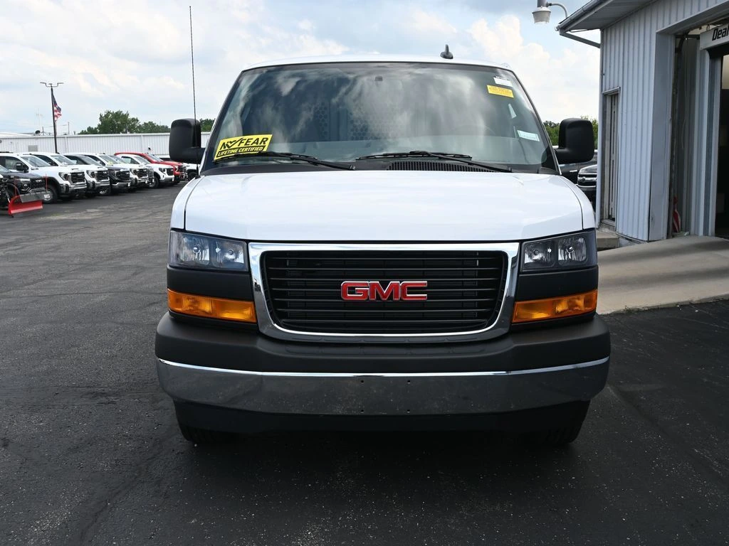 2025 GMC Savana Cargo Work Van - Photo 8