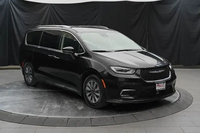 Used 2021 Chrysler Pacifica Hybrid Touring L with VIN 2C4RC1L7XMR599434 for sale in Murray, UT