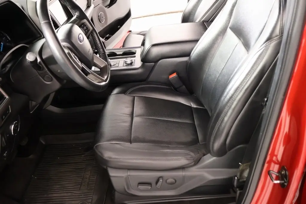 2020 Ford Expedition XLT photo 3