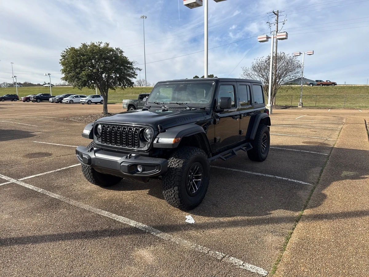 2026 Jeep Wrangler Base's photo