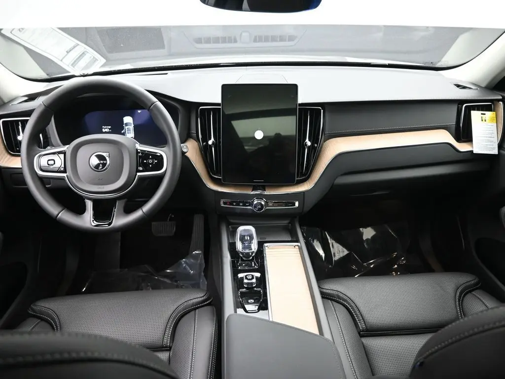 2026 Volvo - image 19