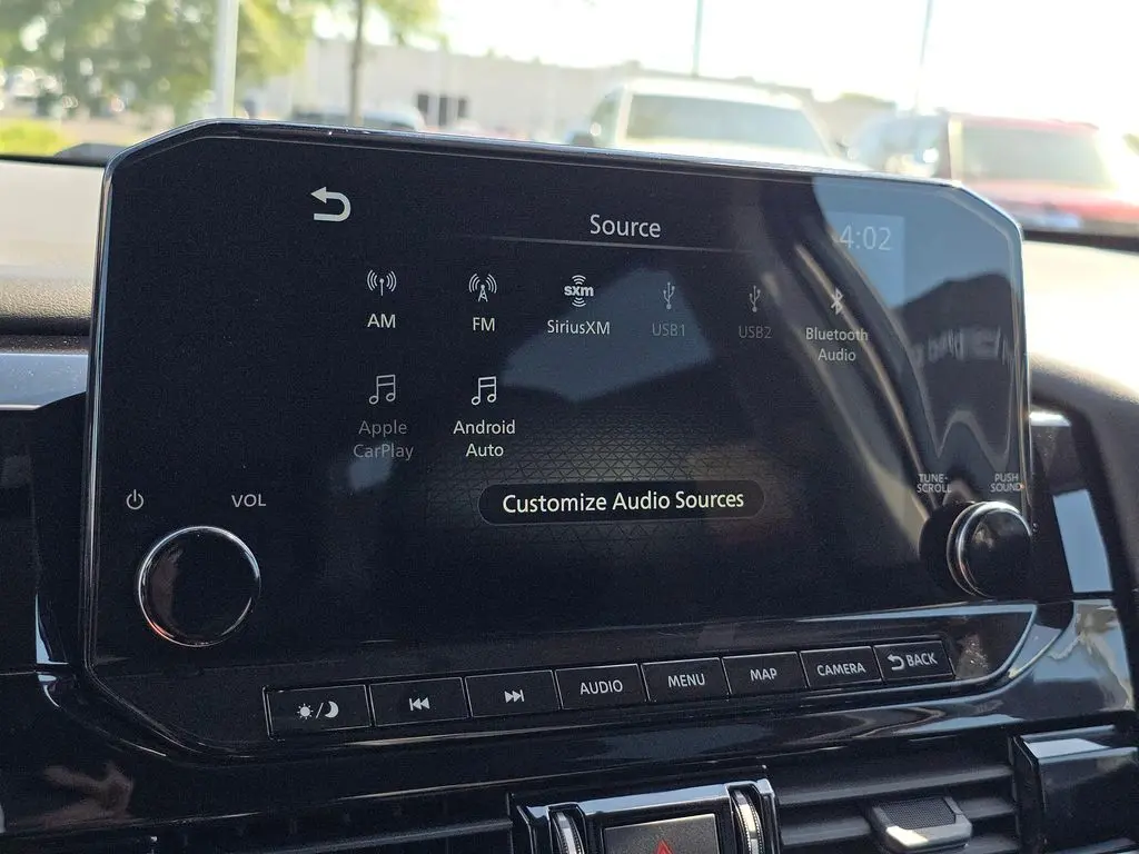 2024 Nissan Pathfinder SL photo 2