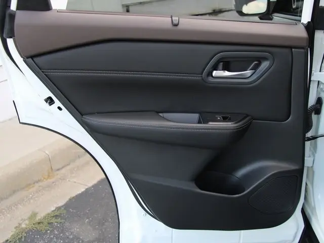 2023 Nissan Rogue SL photo 21