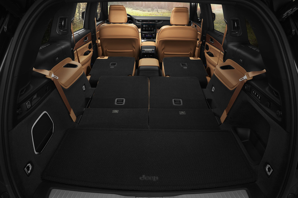 2023 Jeep Grand Cherokee 4xe Cargo Space