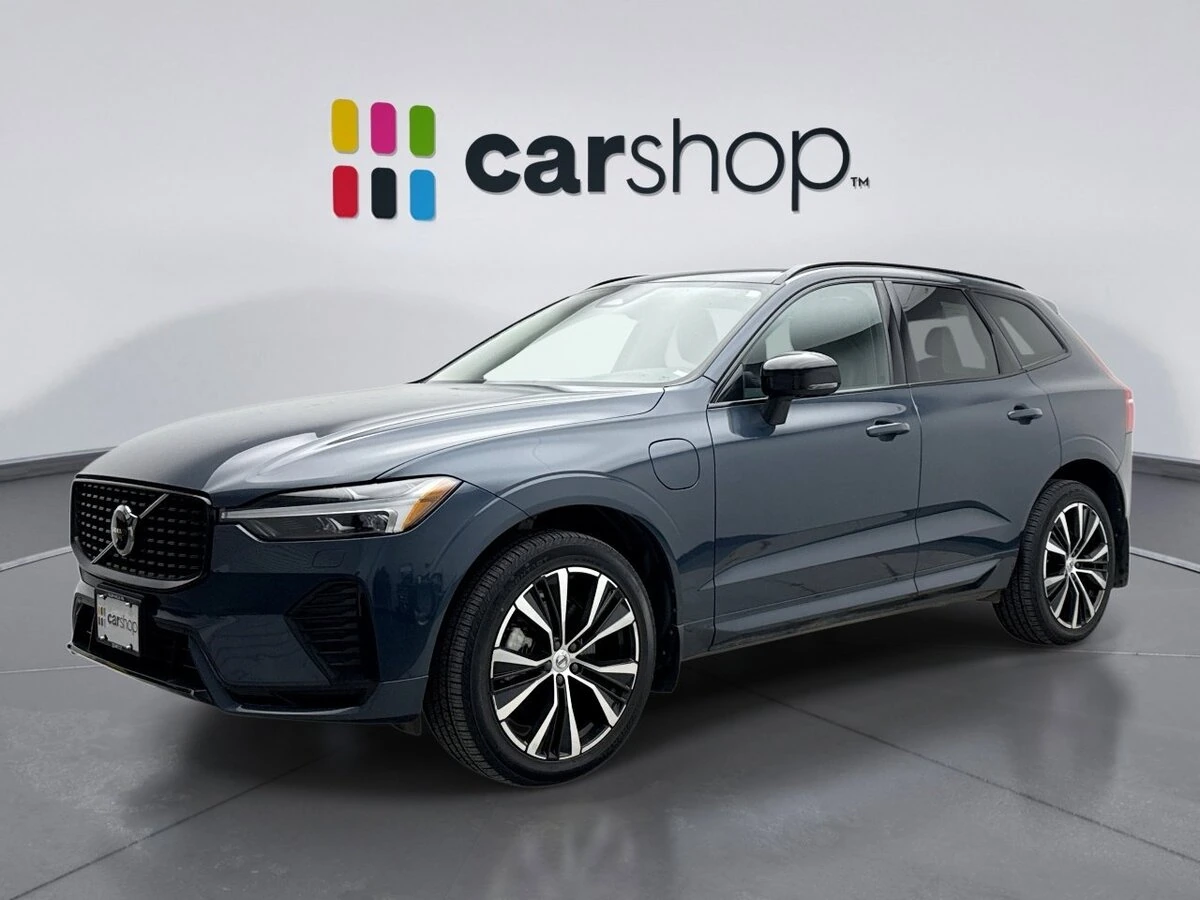 2023 Volvo XC60 Plus's photo