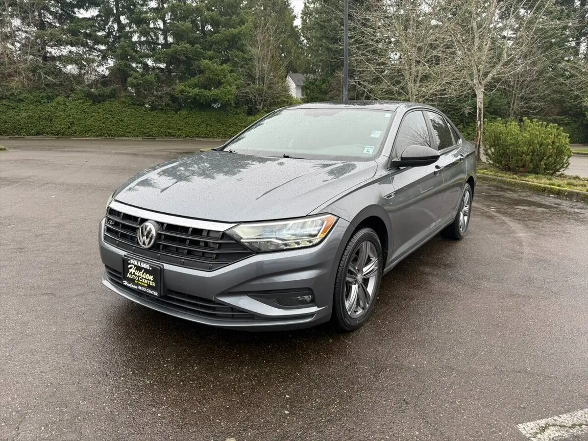 2019 Volkswagen Jetta R-Line's photo