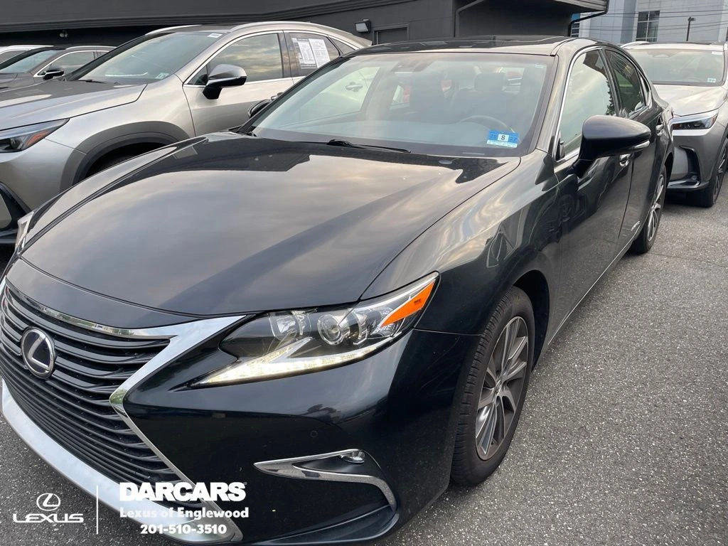 2016 Lexus ES 300h