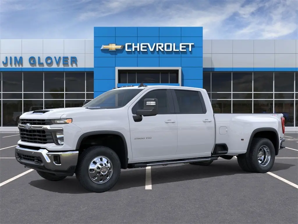 2026 Chevrolet Silverado LT photo 2