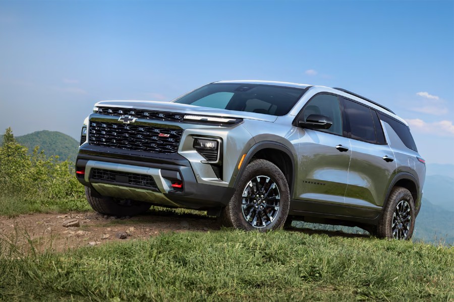 2026 Chevy Traverse Exterior Driver Side Front Profile