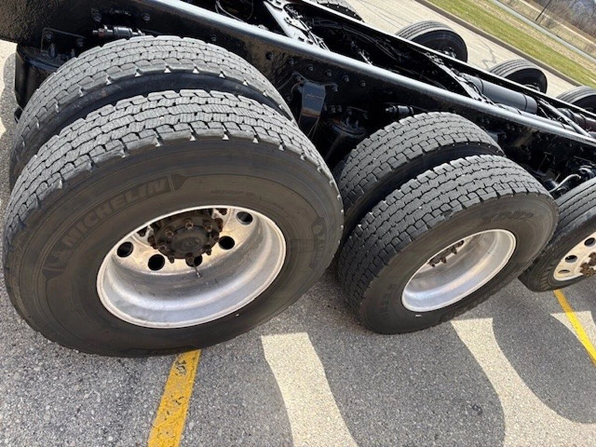 2021 Freightliner 122SD - image 12