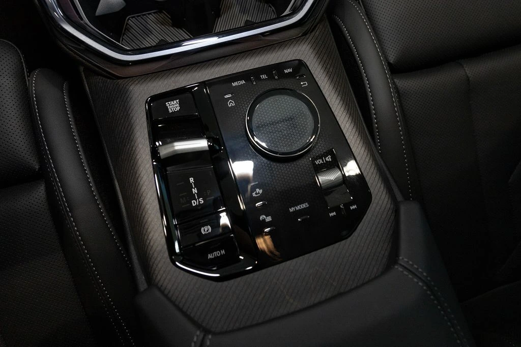 2026 BMW X3 30 - Photo 15