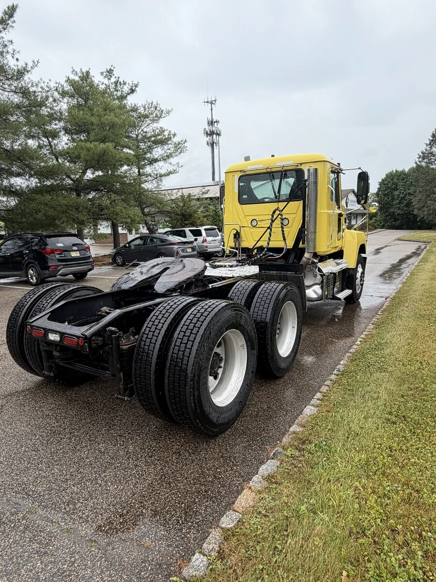 2019 Mack Pinnacle in Warminster, PA — photo 4