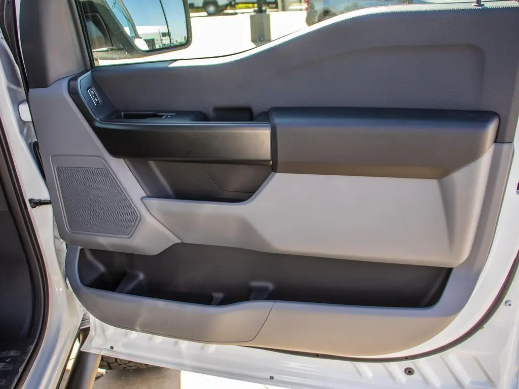 2025 Ford F-150 XLT photo 19