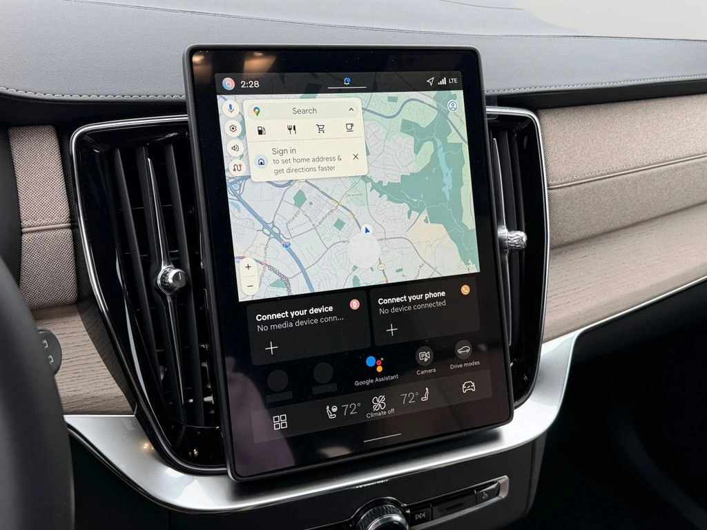 2026 Volvo - image 19