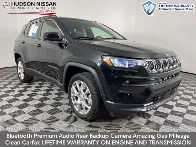 2023 Jeep Compass Latitude Lux 4X4's photo