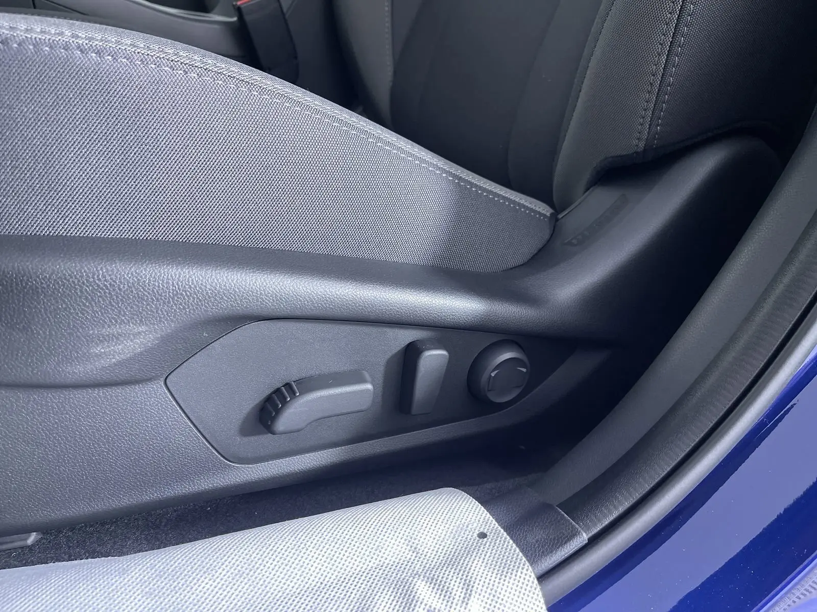 2025 Subaru Crosstrek Premium photo 10