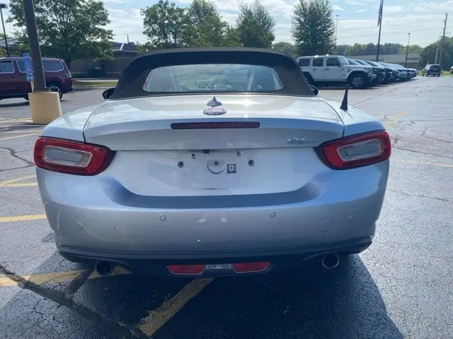 2018 Fiat 124 Spider Lusso photo 10