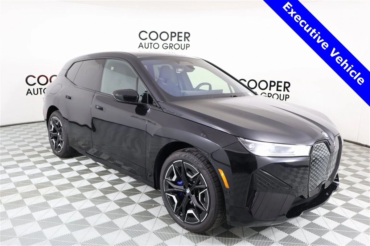 2025 BMW iX Base's photo