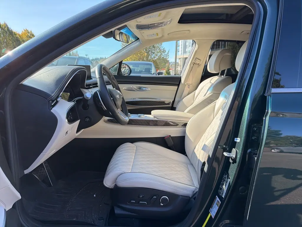 2022 Genesis GV70 3.5T Sport photo 4