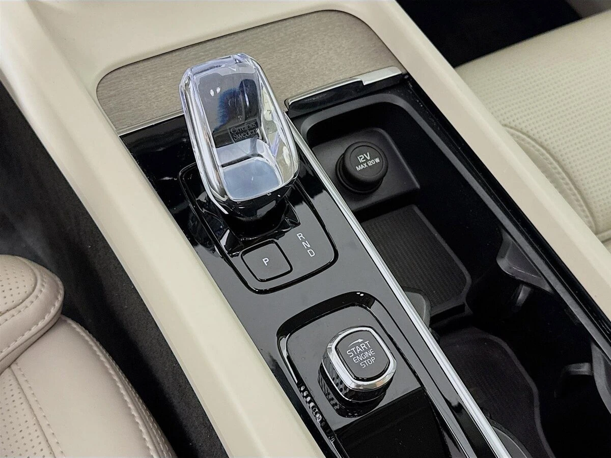 2023 Volvo - image 19